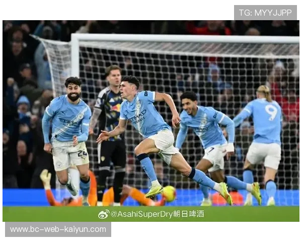 曼城角球二次进攻，福登凌空扫射破网