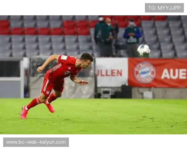 拜仁快速反击中,穆勒回敲助攻打入关键一球